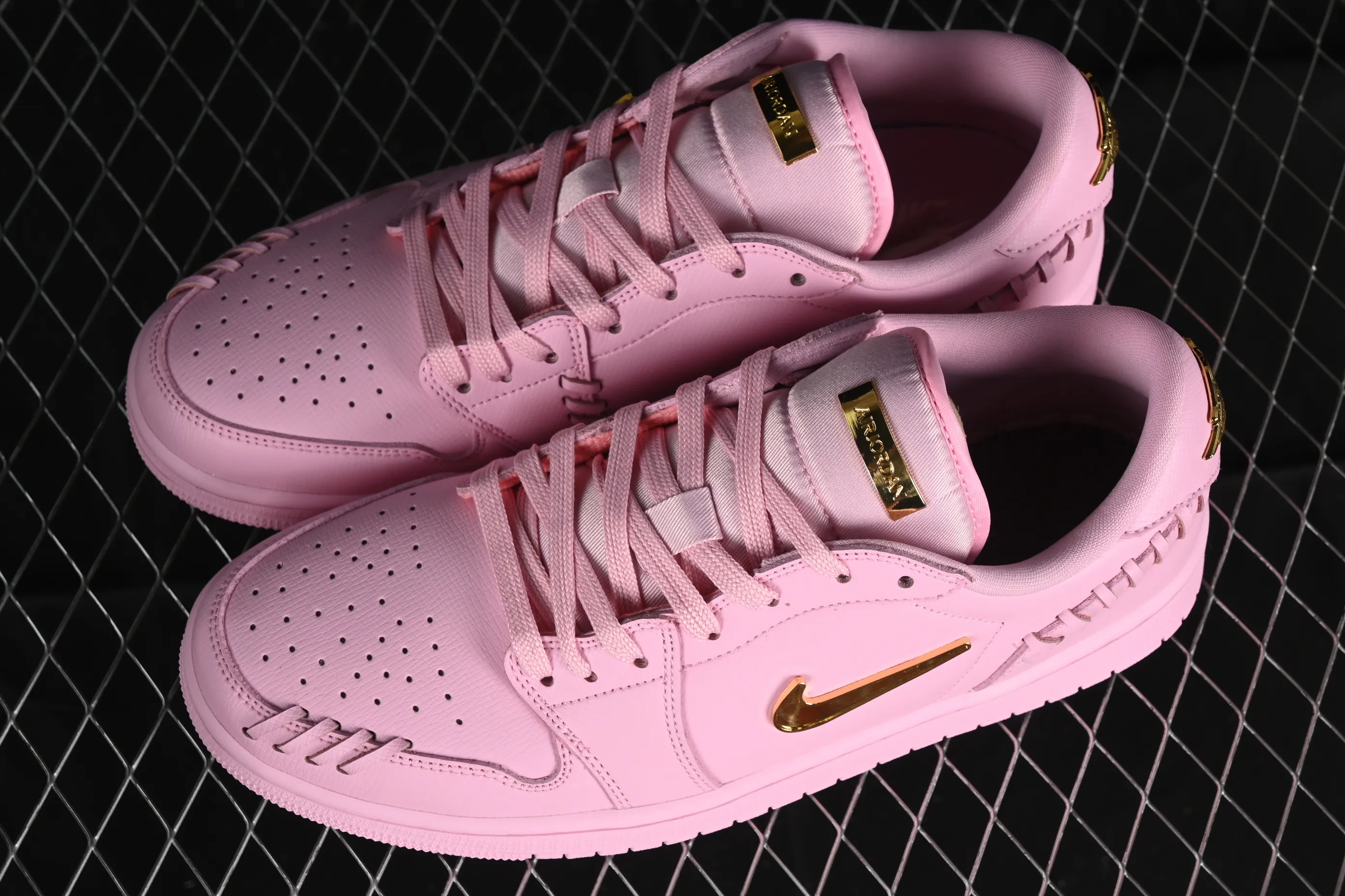 All categories Air Jordan Jordan series basketball shoes Air Jordan 1 Low Air Jordan 1 Low "Method of Make" AJ1 Joe 1 pink low-top cultural and leisure sports sneakers FN5032-600